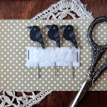 Three Crows Pins - Puntini Puntini