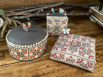 Pincushion Lovers - Mani Di Donna