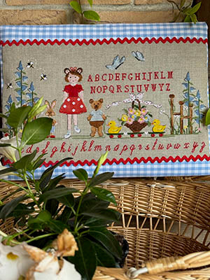 Storie Di Giorni Azzurri E Cesti Di Fiori - Lilli Violette