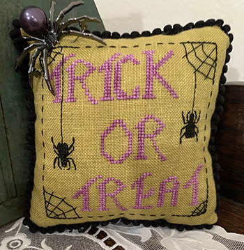 Spidery Treats - Needle Bling Designs