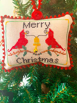 Cardinal Christmas - Needle Bling Designs