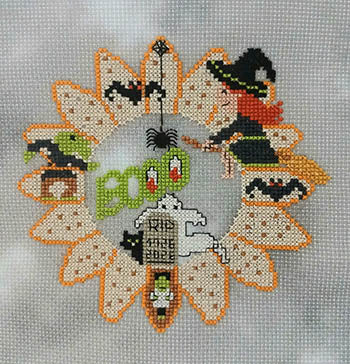 Sunflower Spoooootacular - Sister Lou Stitches