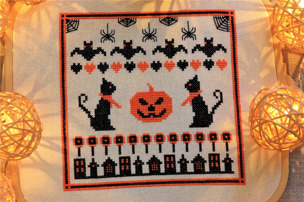 Halloween Sampler - Cute Embroidery by Kate