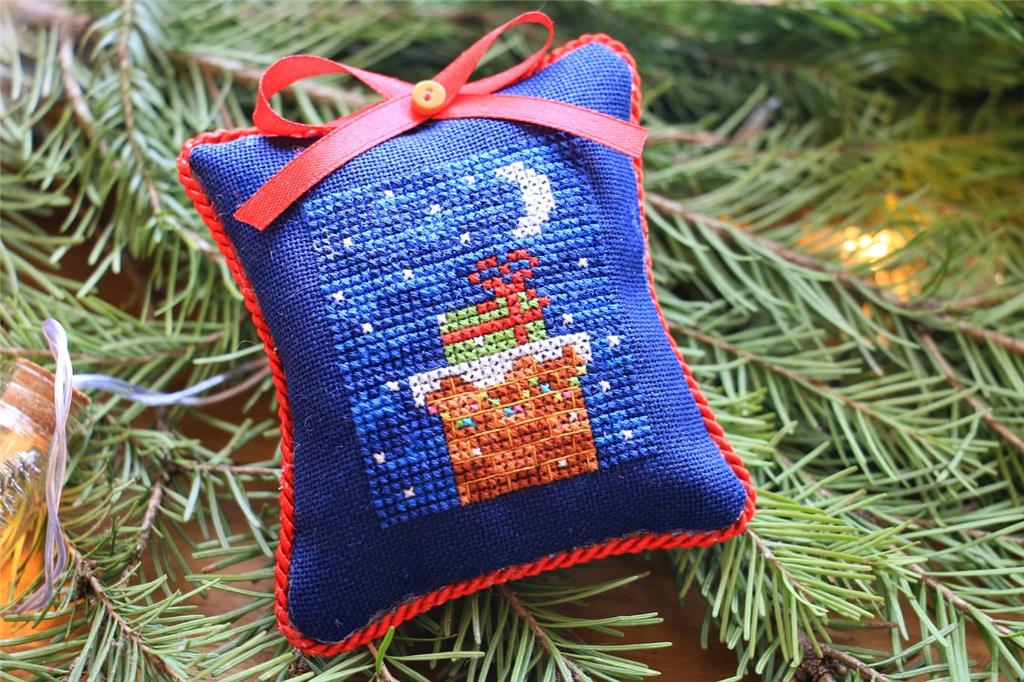 Christmas Night - Cute Embroidery by Kate