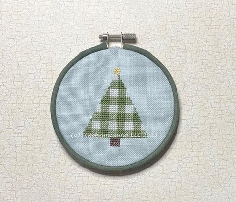 Magnificent Minis: Plaid Christmas Tree - Stitchnmomma