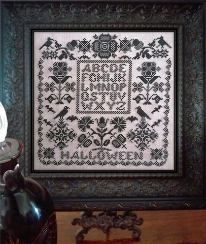 Halloween Garden - Twin Peak Primitives