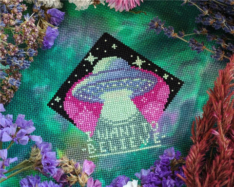 X-Files: I Want to Believe UFO - StitchSprout Cross Stitch