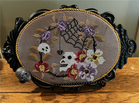 Halloween Wreath - Twin Peak Primitives