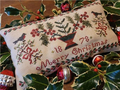 May B Thompson's Christmas Cushion - Crowsfeetstitching