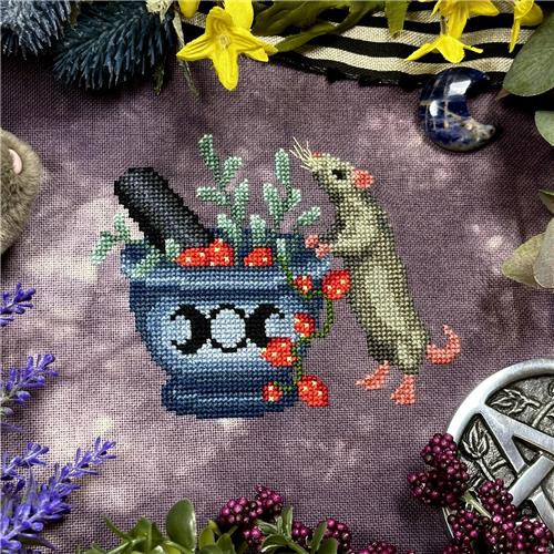 A Familiar Mouse - The Stitch Crypt