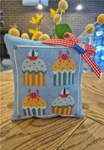 Sea Cupcakes - Cute Embroidery by Kate