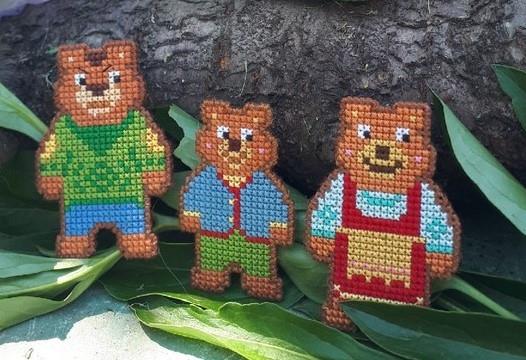 Bear Family - Cute Embroidery by Kate