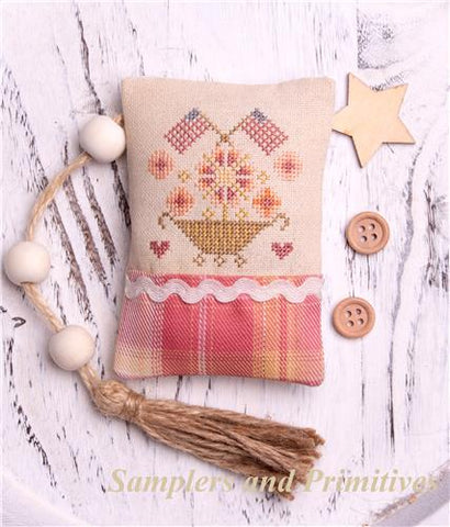 Tiny Patriotic Basket - Samplers and Primitives