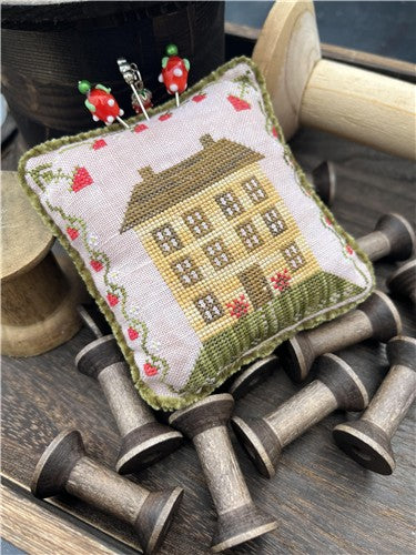 Strawberry Hill Pinkeep - Little Loops