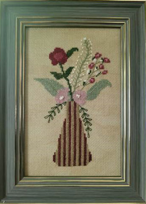 Colonial Centerpiece - By The Bay Needleart