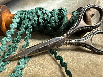 Boxing Day Rick Rack - Dames of the Needle