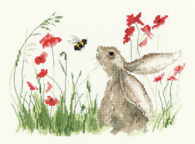 Bee Lovely: Love Country By Sarah Reilly - Heritage Crafts