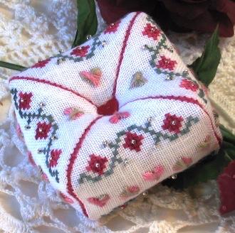 Flowers & Hearts Tuffet - DD Designs