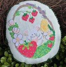 Mousy's Strawberry Basket - Luhu Stitches