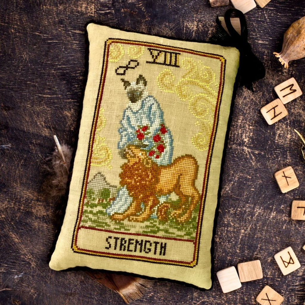 Cat Tarot VIII: Strenght - Dirty Annie's