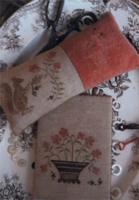 Squirrel Pinkeep & Flower Basket Thread Board - Stacy Nash Primitives