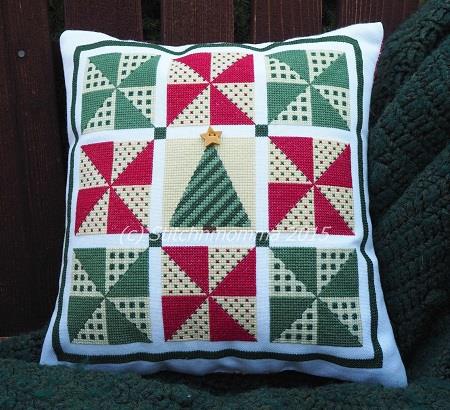 Pinwheel Christmas Quilt - Stitchnmomma