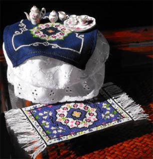 Miniature Table Topper & Rug - Xs and Ohs