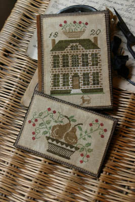Boxwood Manor Sewing Book & Thread Keep - Stacy Nash Primitives