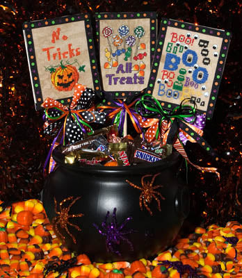 Halloween Stake Out - Deb Bee's Designs
