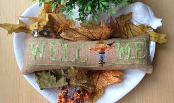 Wee Welcome, October Scarecrow - Needle Bling Designs