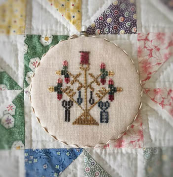Sewing Round - Lucy Beam