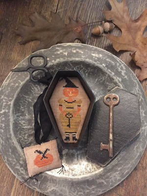 Witch Hazel Sewing Coffin - Stacy Nash Primitives
