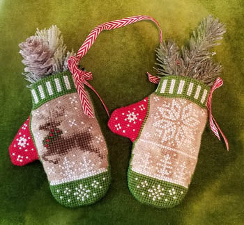Reindeer In Flight Mittens - Blackberry Lane Designs