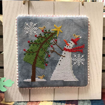 Trimming The Tree - Bendy Stitchy Designs