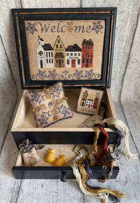 Welcome Street Sewing Box & Pillow - Mani Di Donna