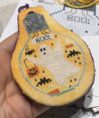 Halloween In A Lightbulb - Romy's Creations