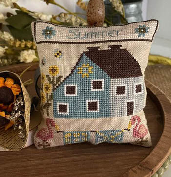 Seasonal Saltbox House: Summer - Mani Di Donna