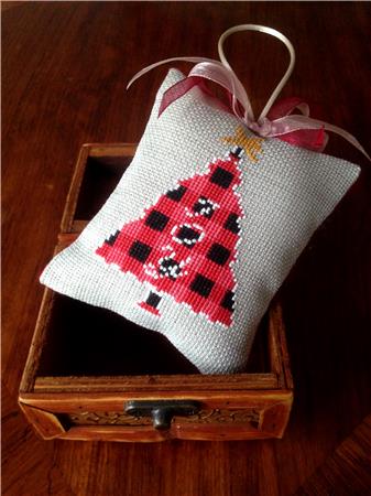 Rustic Christmas Series Christmas Tree - Twin Peak Primitives