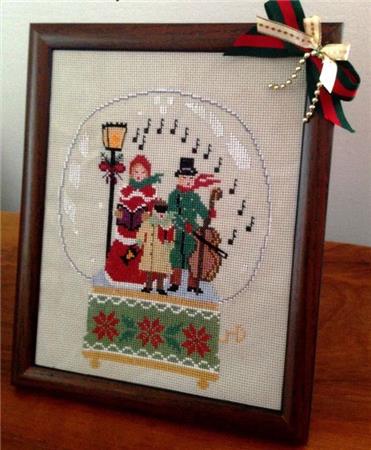 Snow Globe Carolers - Twin Peak Primitives