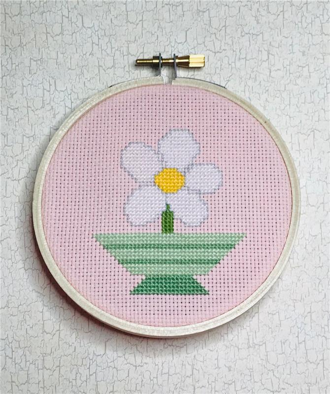 Magnificent Minis: Potted Flower - Stitchnmomma