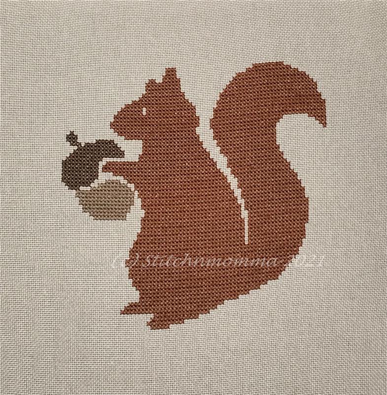 Squirrel Silhouette - Stitchnmomma
