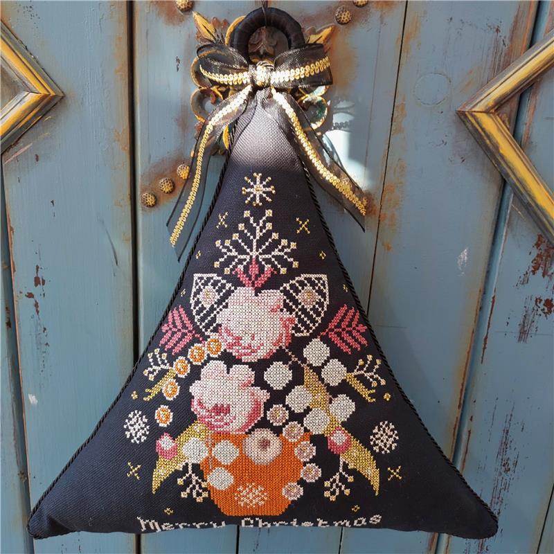 Fancy Christmas Tree - Twin Peak Primitives