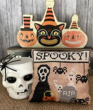 Halloween Parade Series: Spooky - Mani Di Donna