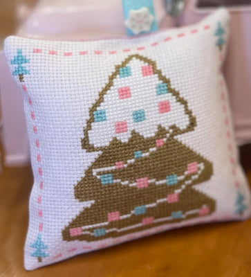 Tree: Shabby Christmas Series - Anabella's