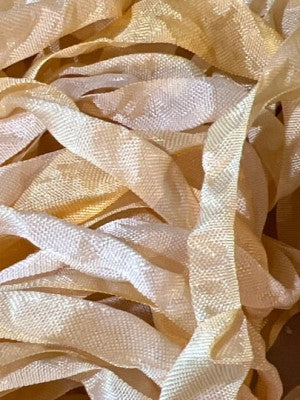 Italian Custard Crinkle Ribbon - Dames of the Needle