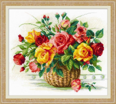 Basket With Roses - Riolis