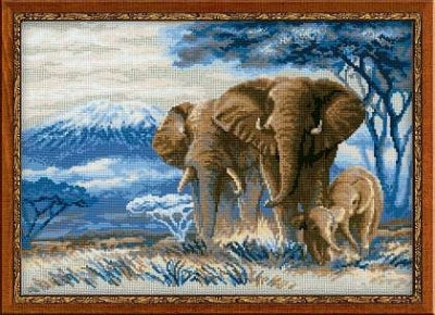 Elephants In The Savannah - Riolis